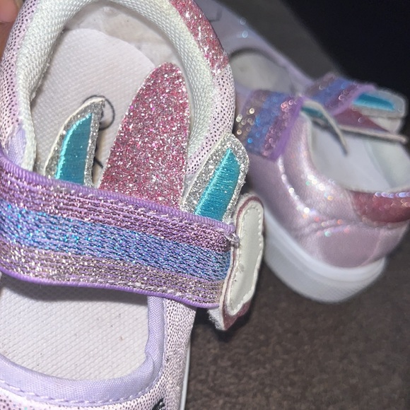 Purple unicorn size 6 with black lashes - Picture 2 of 6